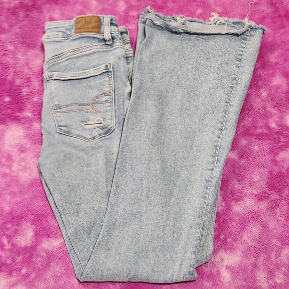 American Eagle Women's Super High Rise Flare Jeans Light Wash 25x30.5 - Picture 1 of 15